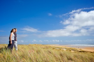 couple engagement - Bretagne - par Marie Baillet Photographe