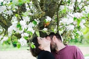 photo fiancés engagement - Bretagne - par Marie Baillet Photographe