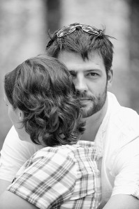 photo fiancés engagement - Bretagne - par Marie Baillet Photographe