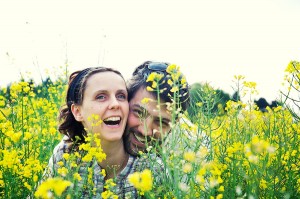 photo fiancés engagement - Bretagne - par Marie Baillet Photographe