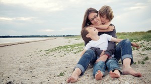 séance bébé enfant famille - Bretagne - par Marie Baillet Photographe