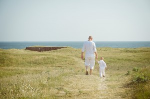 séance bébé enfant famille - Bretagne - par Marie Baillet Photographe