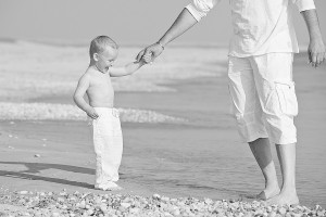 photo bébé famille enfant - Bretagne - par Marie Baillet Photographe