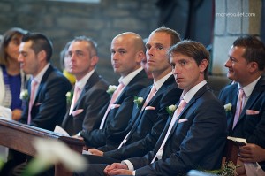 mariage champêtre: cérémonie religieuse Saint-Avé - Bretagne - par Marie Baillet Photographe