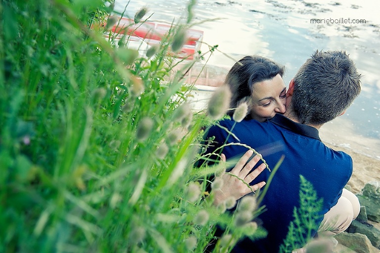 séance fiançailles amoureux Bretagne golfe Morbihan Marie Baillet