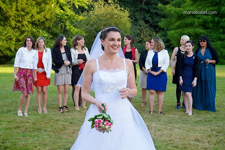 photo lancer de bouquet mariage 29 / Brest par Marie Baillet Photographe Finistère