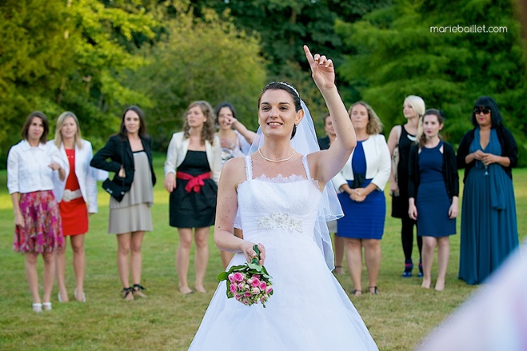 photo lancer de bouquet mariage 29 / Brest par Marie Baillet Photographe Finistère