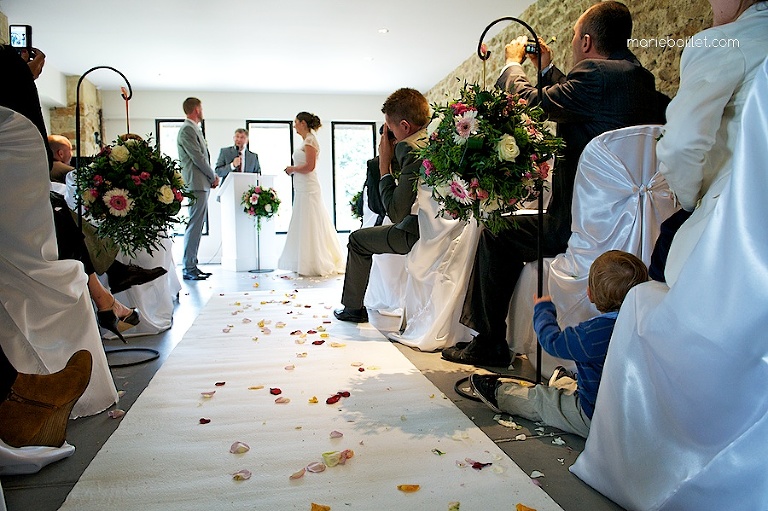 photo mariage cérémonie protestante Jardin des Acanthes - Morbihan par Marie Baillet Photographe