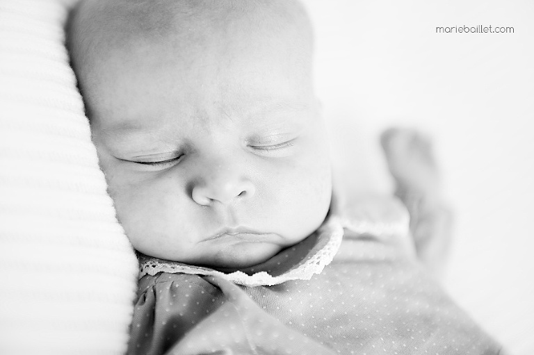 séance bébé / portrait naissance / photo nouveau-né sur le Morbihan par Marie Baillet photographe