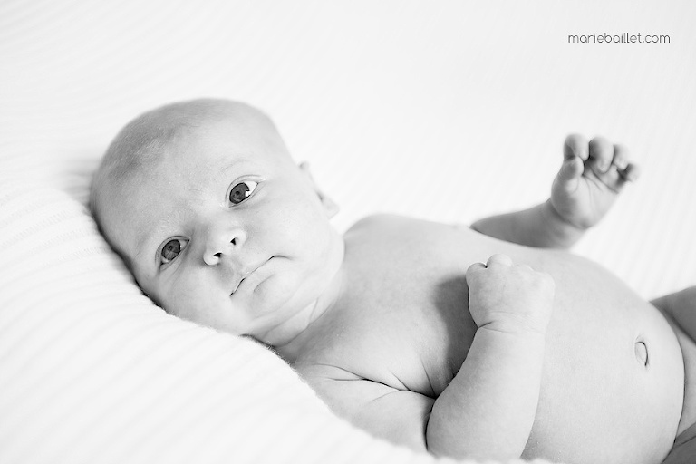 photo nouveau-né / séance bébé / portrait naissance sur le Morbihan par Marie Baillet photographe