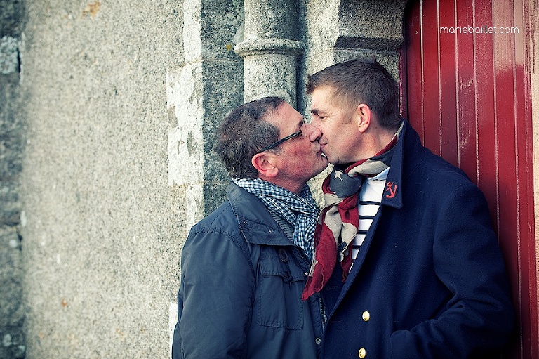 love session / couple d'hommes en Bretagne par marie Baillet photographe