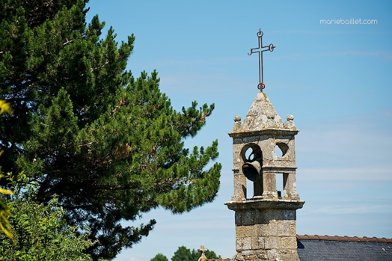 cérémonie de mariage chapelle de Saint-Philibert par Marie Baillet photographe Bretagne