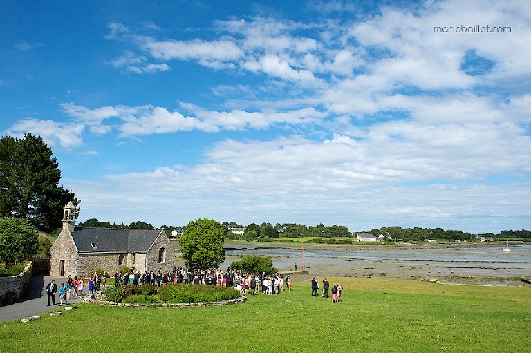 cérémonie de mariage chapelle de Saint-Philibert par Marie Baillet photographe Bretagne