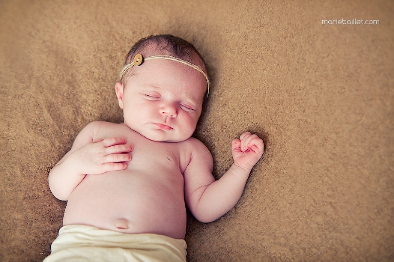 séance photo bébé à domicile pour réaliser un faire-part de naissance