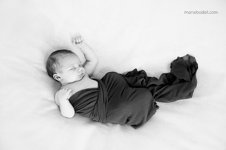 séance photo bébé à domicile pour réaliser un faire-part de naissance