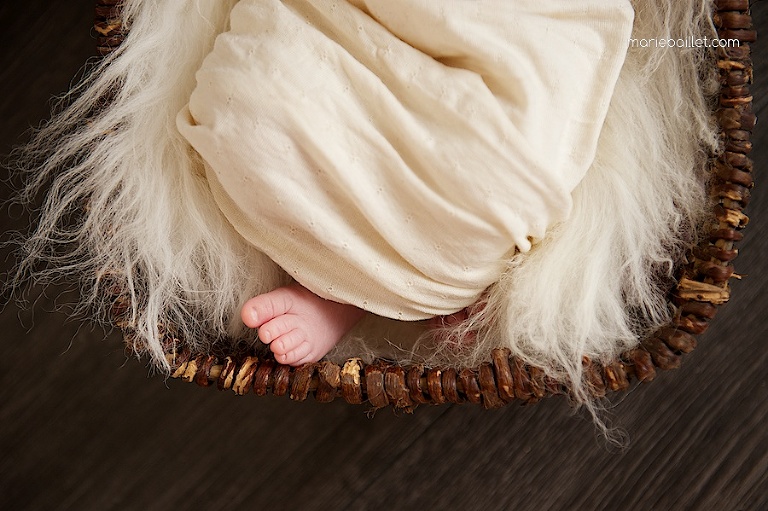 séance photo bébé à domicile pour réaliser un faire-part de naissance