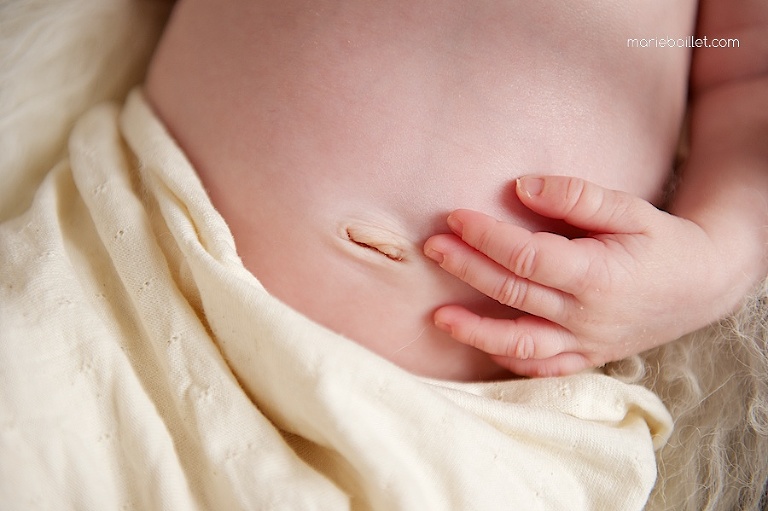 séance photo bébé à domicile pour réaliser un faire-part de naissance