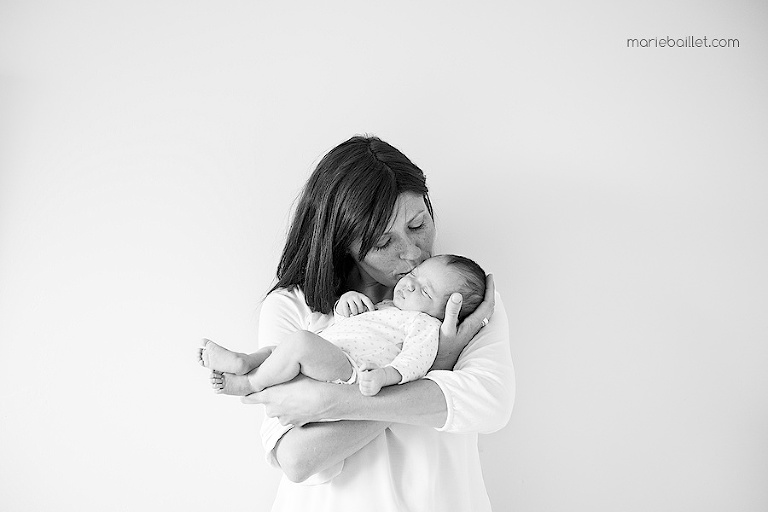 séance photo bébé à domicile pour réaliser un faire-part de naissance