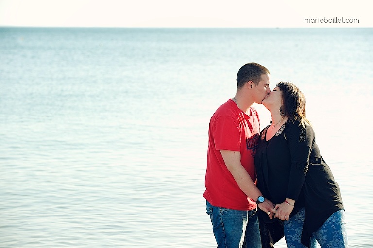 love session dans le Golfe du Morbihan / Bretagne par Marie Baillet photographe