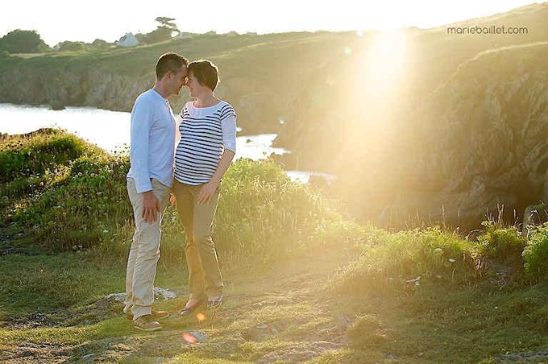 séance femme enceinte / en attendant bébé / photos de grossesse bord de mer Finistère sud