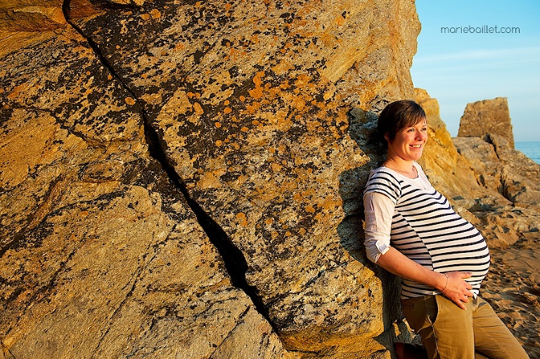 séance femme enceinte / en attendant bébé / photos de grossesse bord de mer Finistère sud