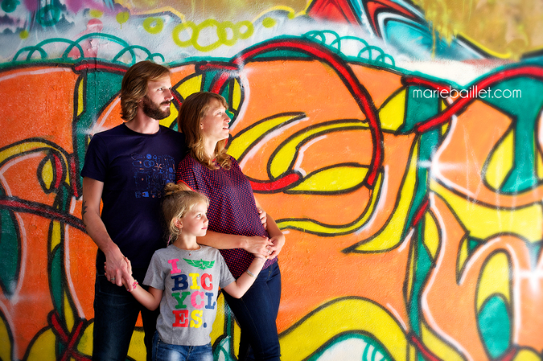 Séance famille fun par Marie Baillet photographe 56