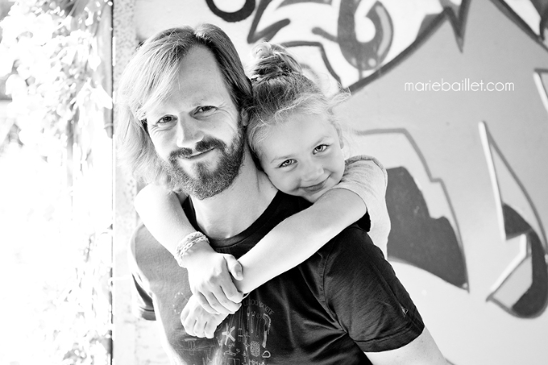 Séance famille fun par Marie Baillet photographe 56