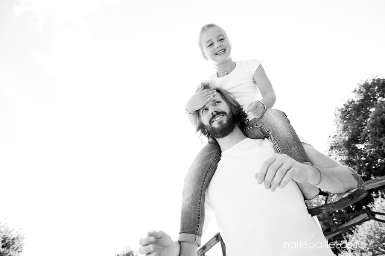 photo : séance famille Rock n' roll par Marie Baillet photographe Morbihan