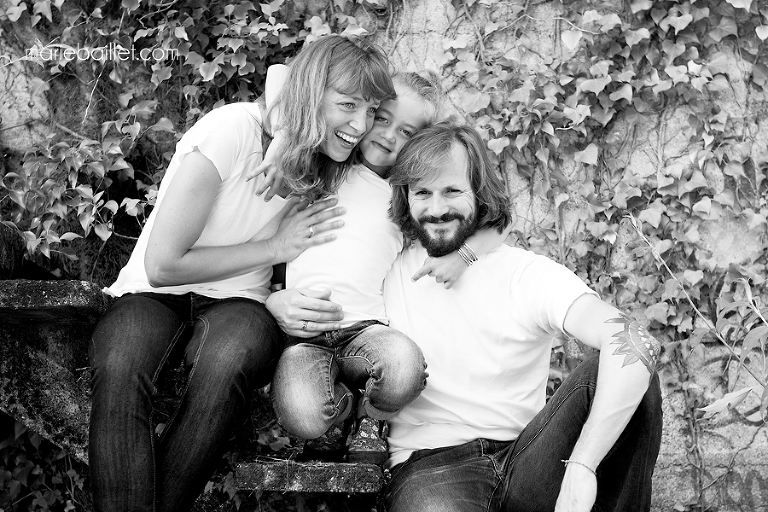 Séance famille fun par Marie Baillet photographe 56