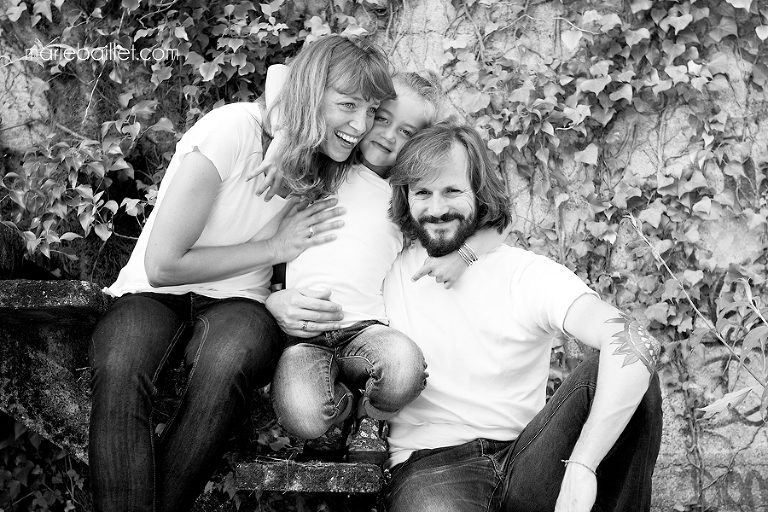 Séance famille fun par Marie Baillet photographe 56