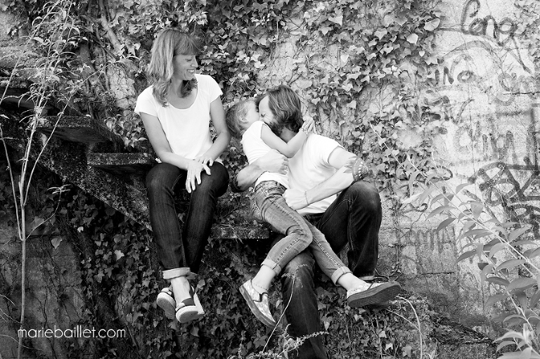 photo : séance famille Rock n' roll par Marie Baillet photographe Morbihan