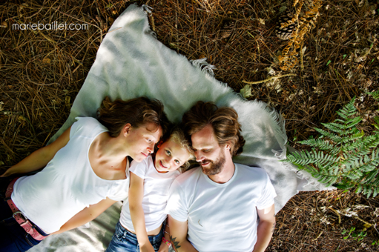 Séance famille fun par Marie Baillet photographe 56