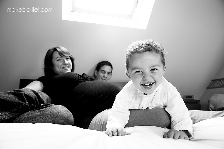 séance photo grossesse à domicile - photographe professionnelle Bretagne