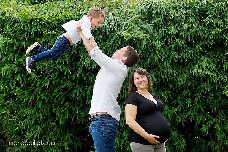 séance photos grossesse à domicile - photographe professionnelle Bretagne