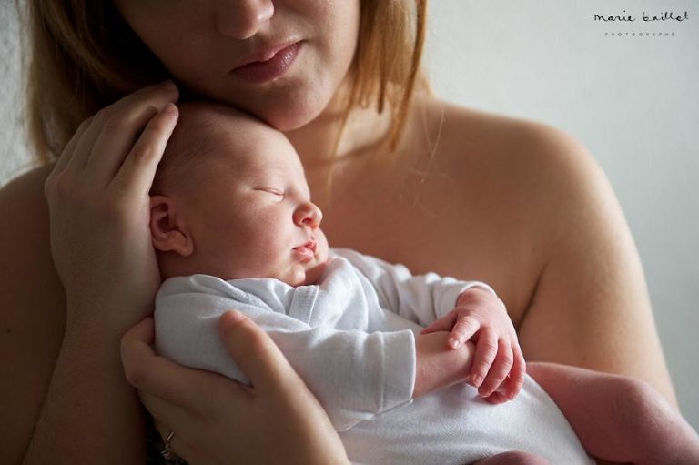 photo bébé à domicile dans le 56 - Marie Baillet photographe professionnelle