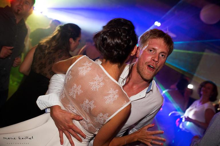 soirée de mariage au Jardin des acanthes par Marie Baillet photographe Bretagne